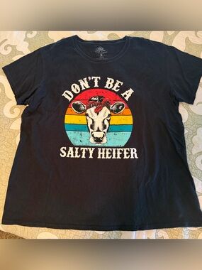Don't Be A Salty Heifer Graphic Tee - Black